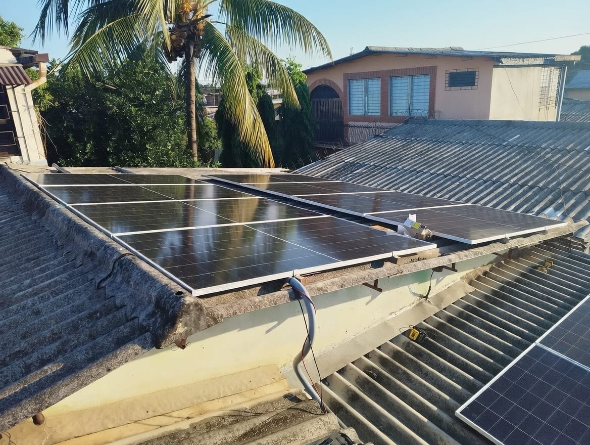 Sistema paneles Sonsonate